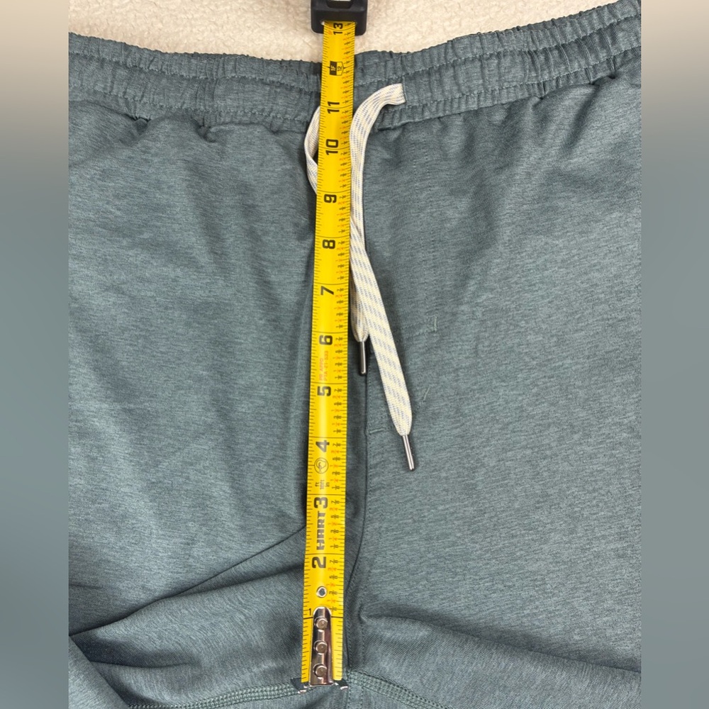 Vuori Sunday Performance Shorts 8” - Picture 10 of 13